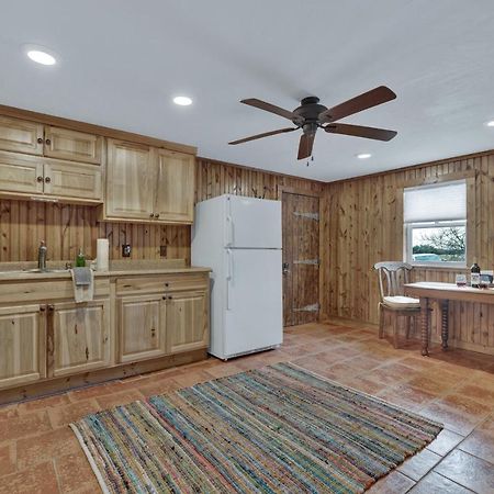 Ohana Ranch Cabin - 12 Minutes To Historic Main St เฟรเดอริกส์เบิร์ก ภายนอก รูปภาพ